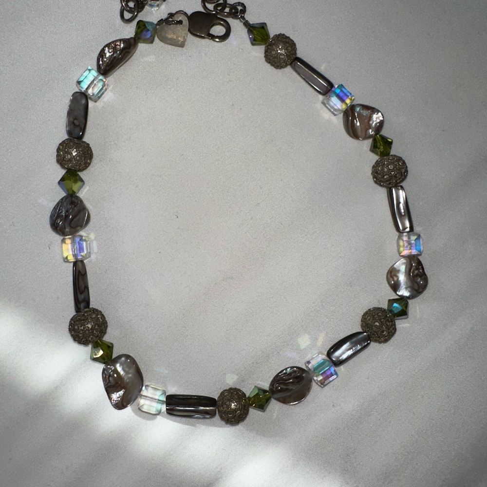 Elegant Beaded Necklace in Silver